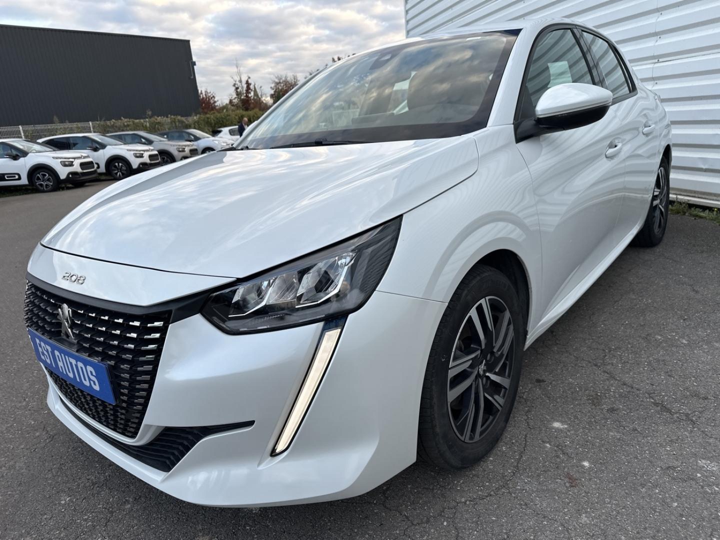 PEUGEOT 208